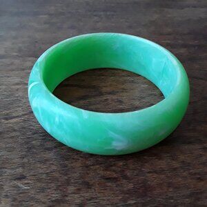 Vintage pale green plastic bangle bracelet